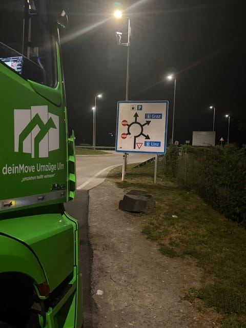 deinMove lors d’un déménagement international en Autriche (panneau Graz/Linz)