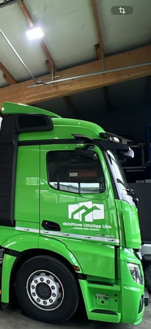 Camion de déménagement deinMove dans le hall